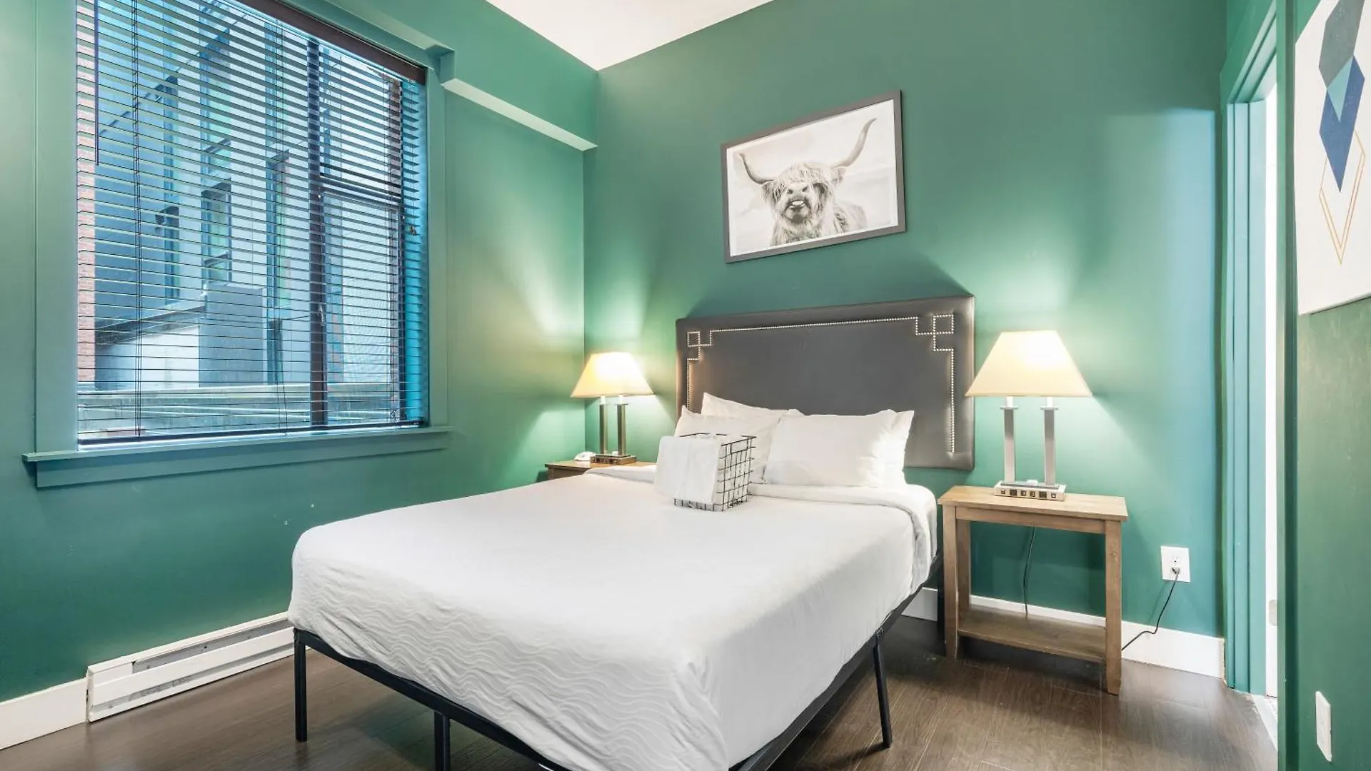 Oxford Apartment By At Mine Hospitality Seattle