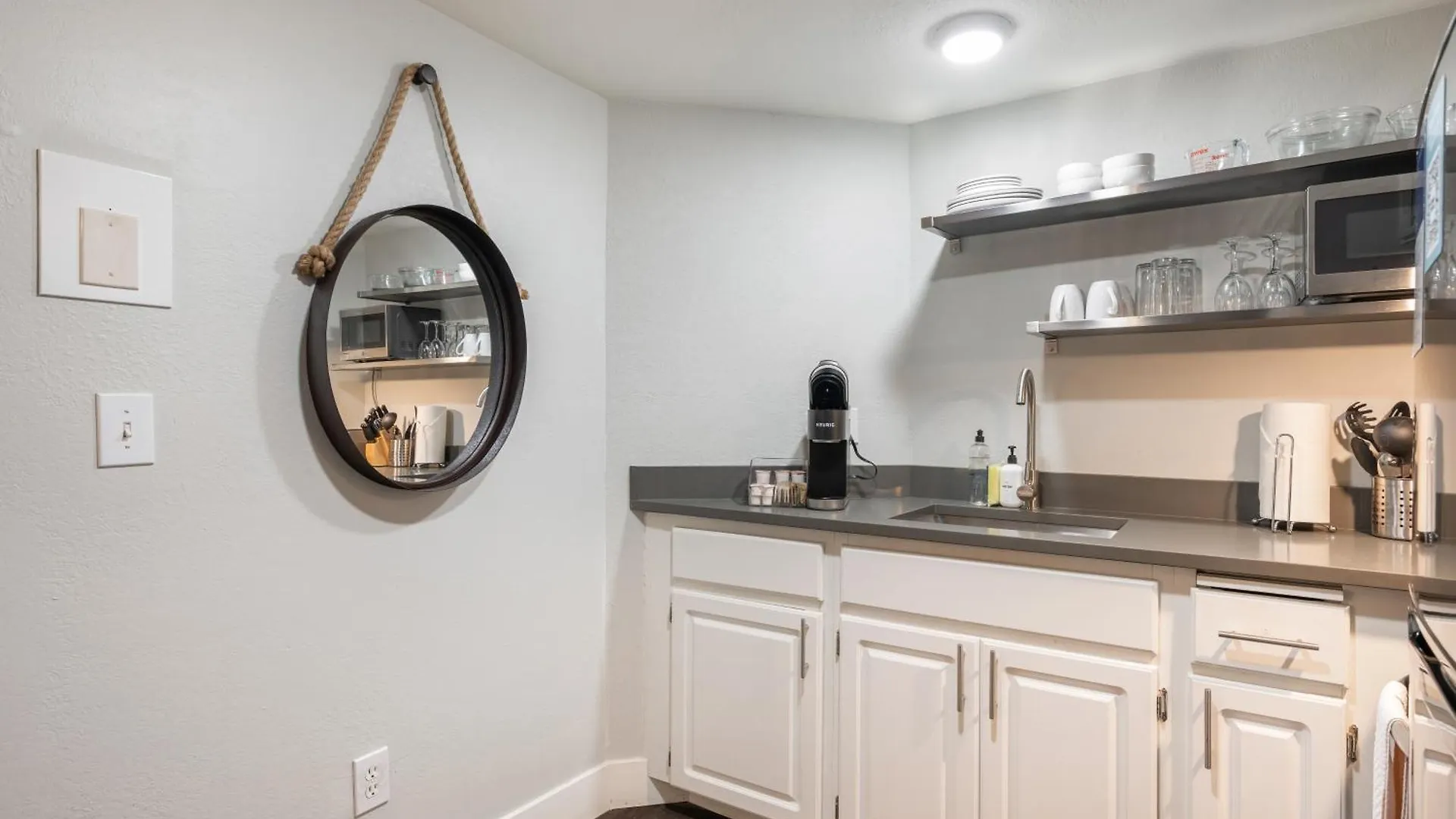 Oxford Apartment By At Mine Hospitality Seattle