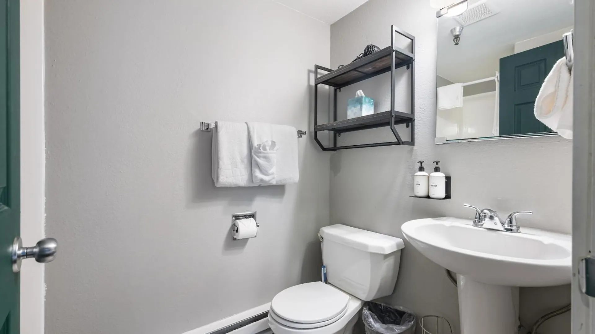 Oxford Apartment By At Mine Hospitality Seattle