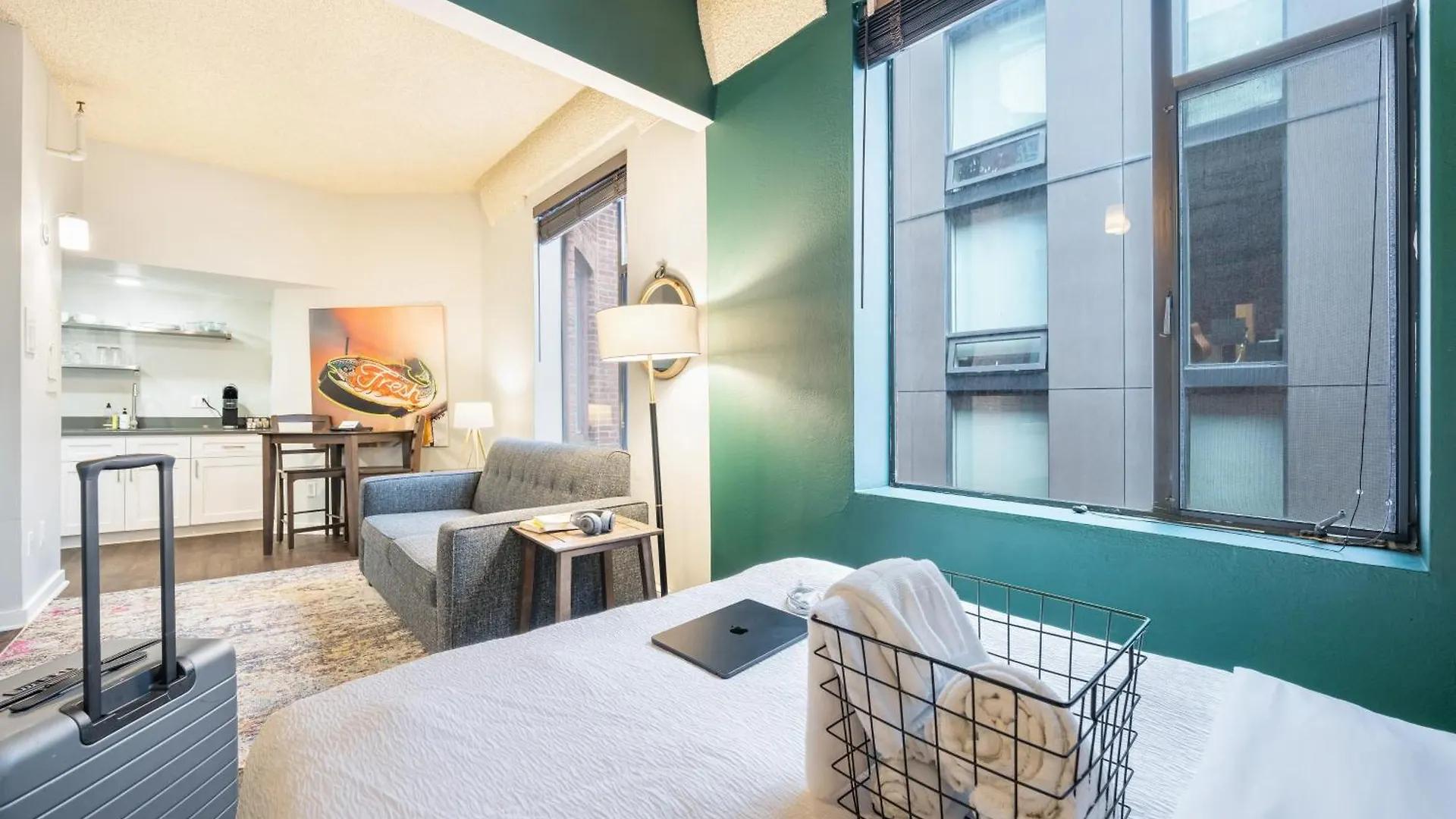 Oxford Apartment By At Mine Hospitality Seattle