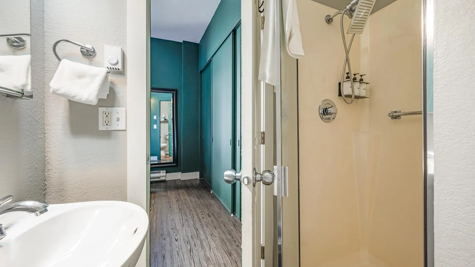 Oxford Apartment By At Mine Hospitality Seattle