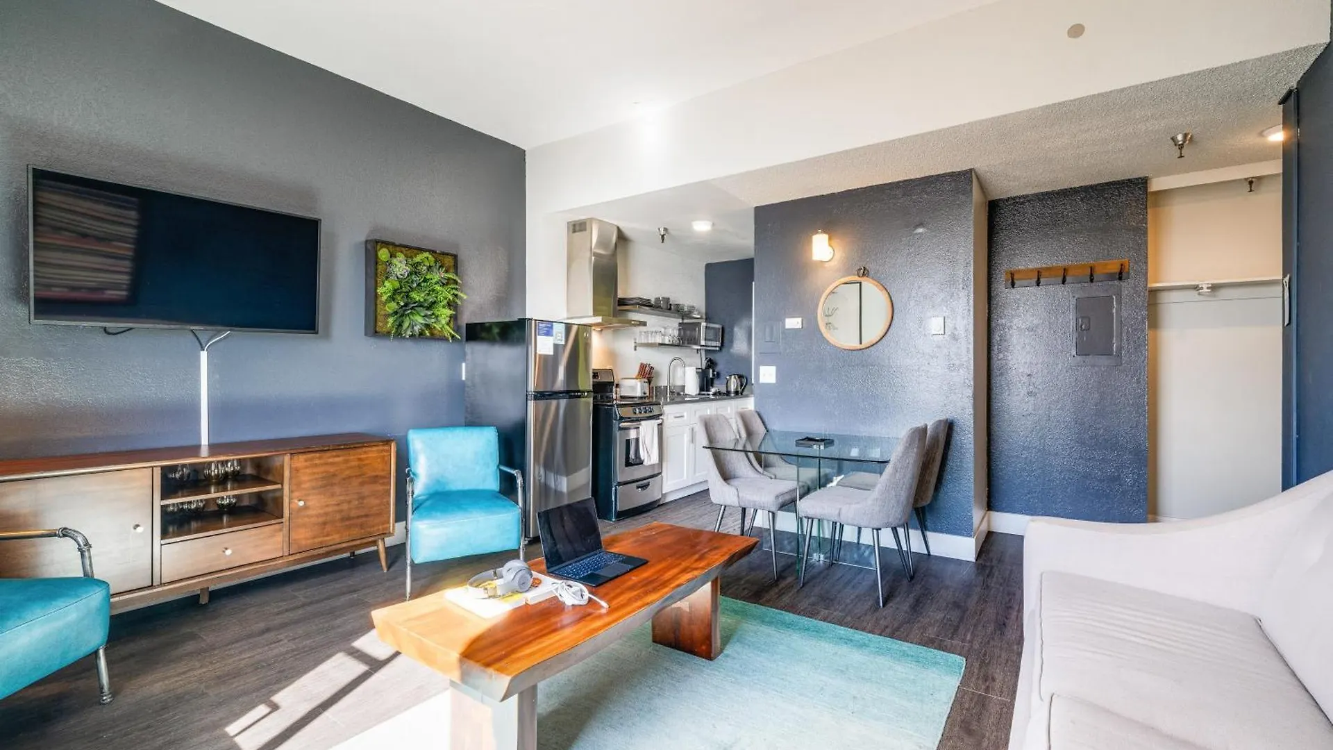 Oxford Apartment By At Mine Hospitality Seattle