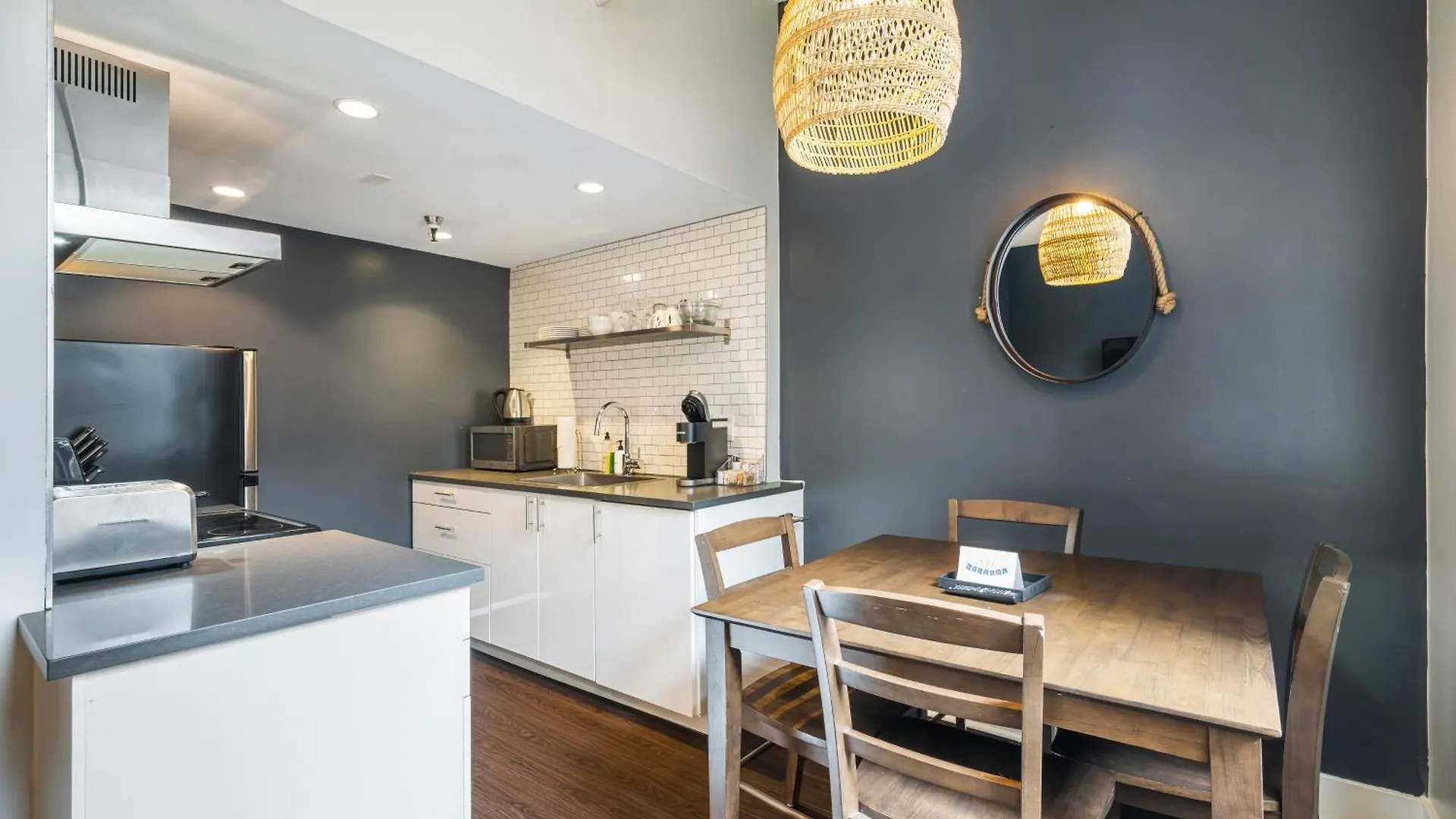 Oxford Apartment By At Mine Hospitality Seattle